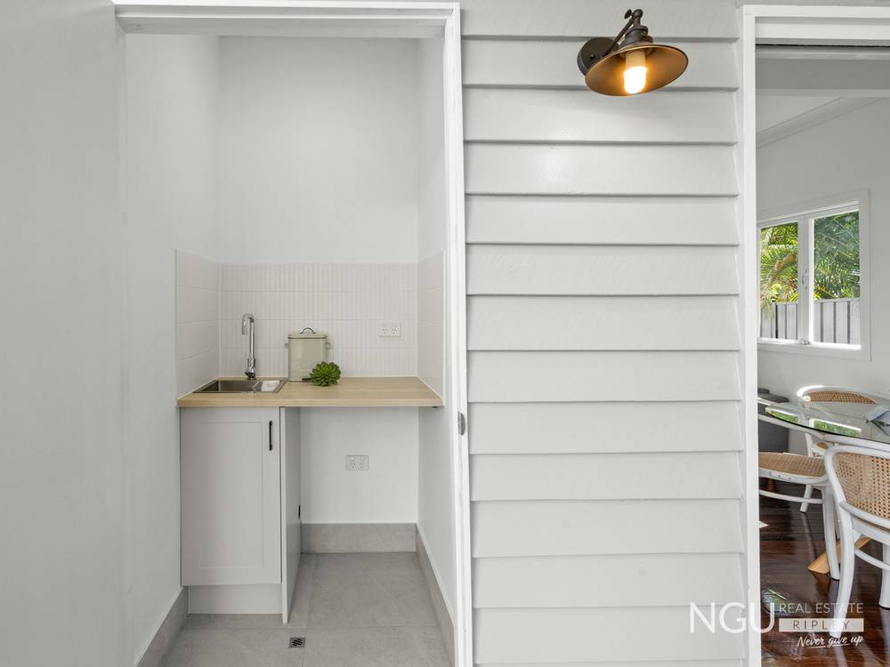 19 Bridge Street, North Booval, QLD 4304