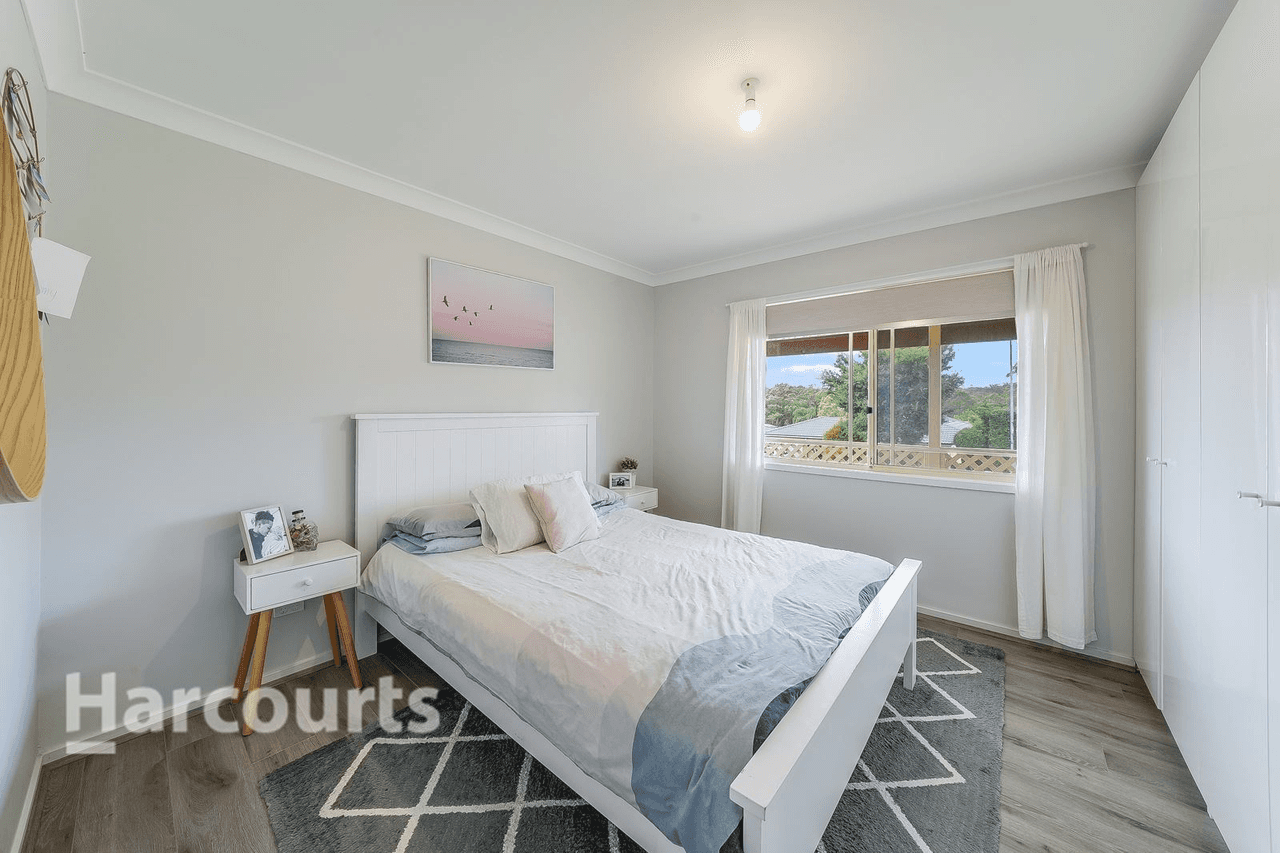 18  Withnell Crescent, St Helens Park, NSW 2560