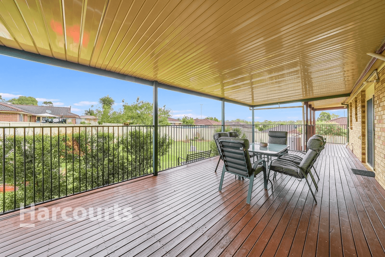 18  Withnell Crescent, St Helens Park, NSW 2560