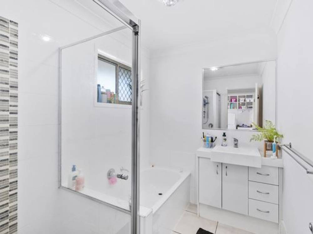 41 Banks Drive, ORMEAU, QLD 4208