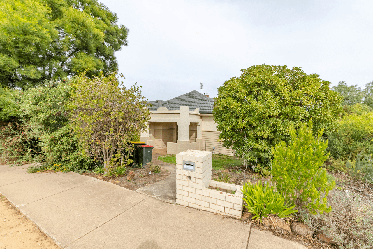 38 Russell Street, QUARRY HILL, VIC 3550