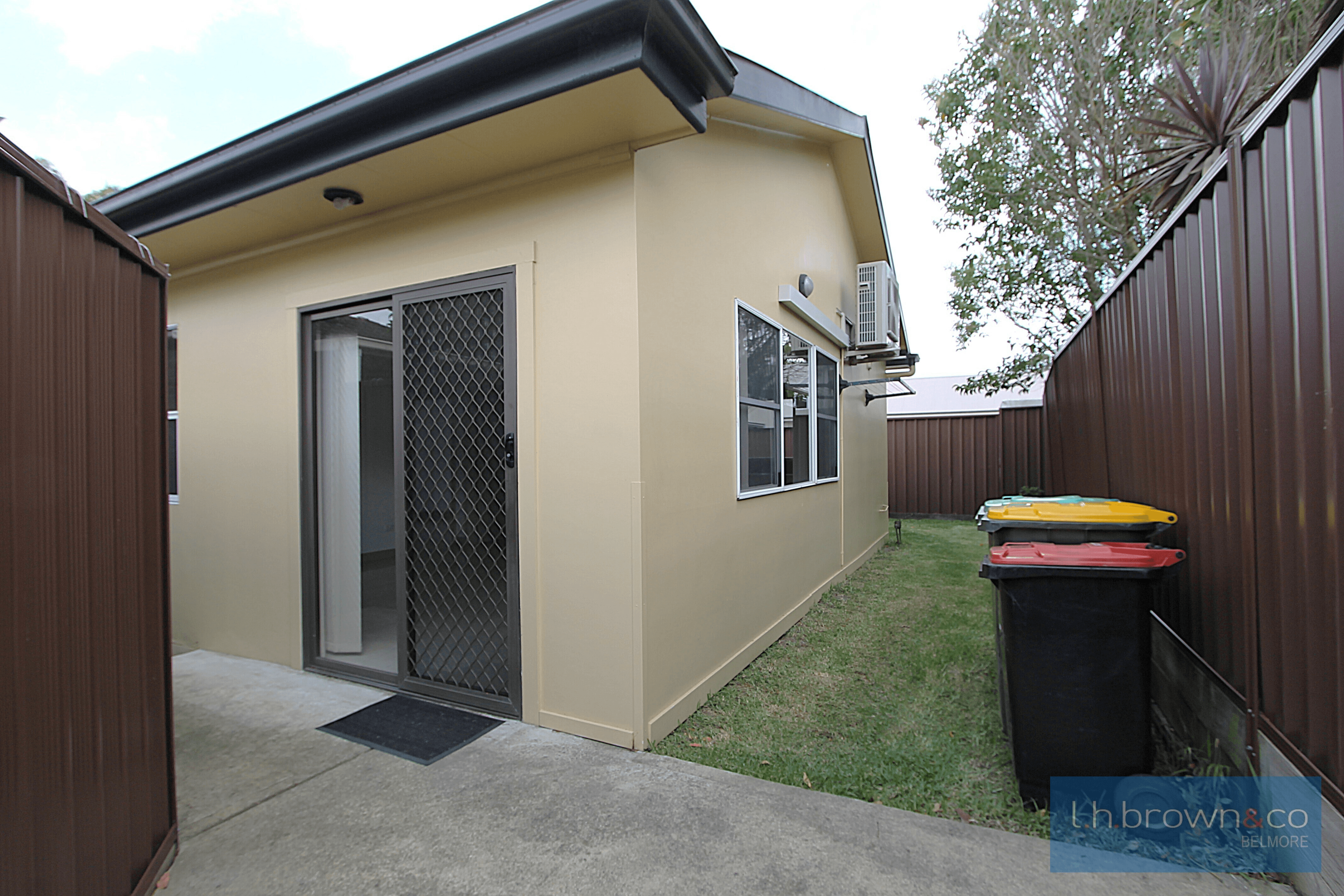 8A David St, Greenacre, NSW 2190