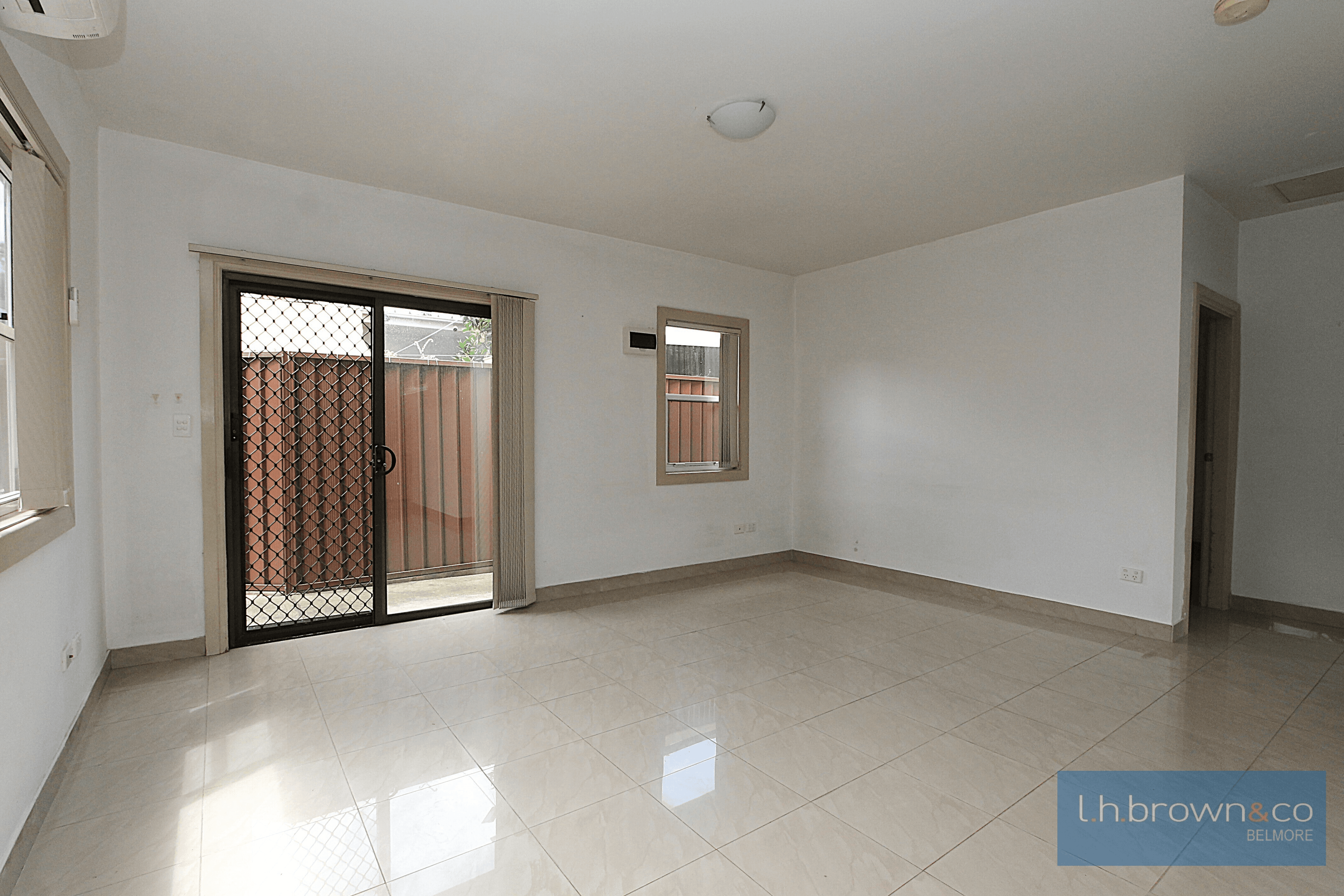 8A David St, Greenacre, NSW 2190