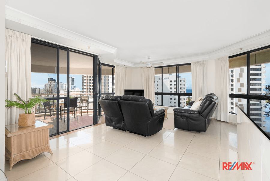 113/15 Victoria Avenue, BROADBEACH, QLD 4218