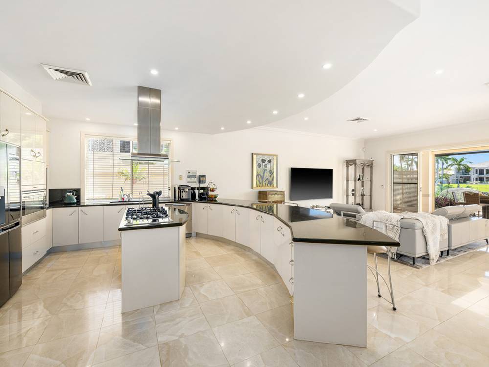 1132 Beechwood Drive, Hope Island, QLD 4212