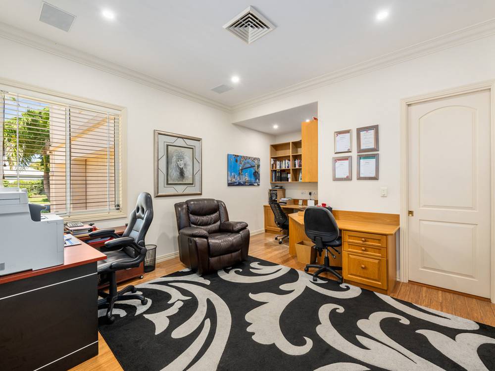 1132 Beechwood Drive, Hope Island, QLD 4212