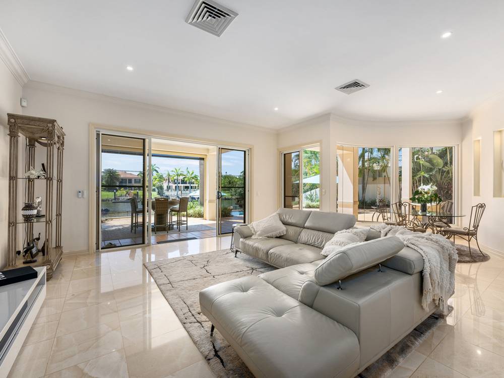 1132 Beechwood Drive, Hope Island, QLD 4212