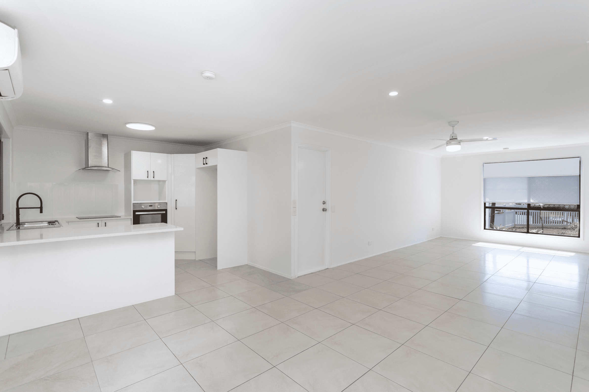 7 Kalmia Court, ELANORA, QLD 4221