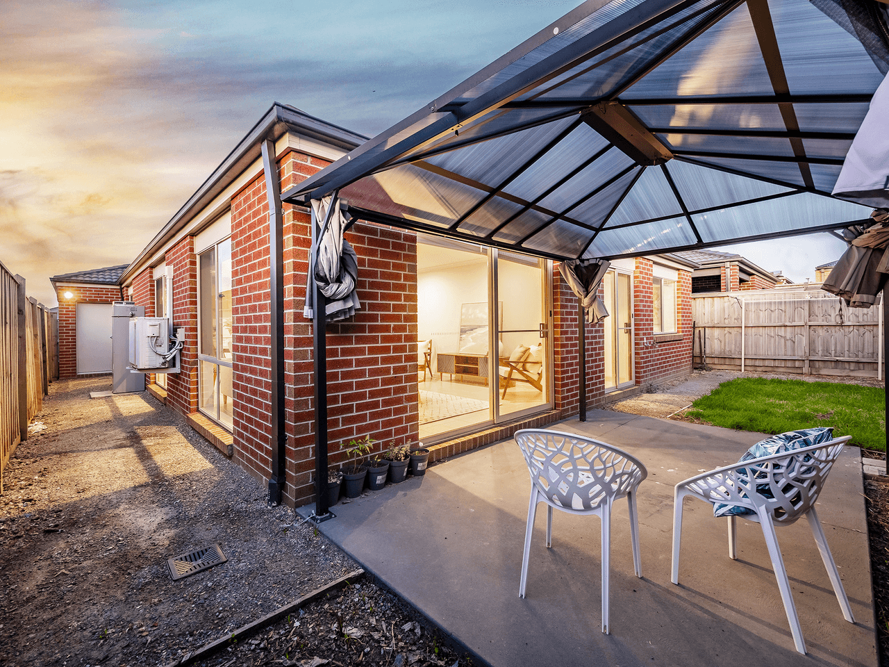 39 Moroak Crescent, CLYDE NORTH, VIC 3978