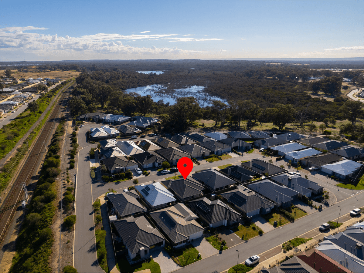 9 Blanche Crescent, LAKELANDS, WA 6180