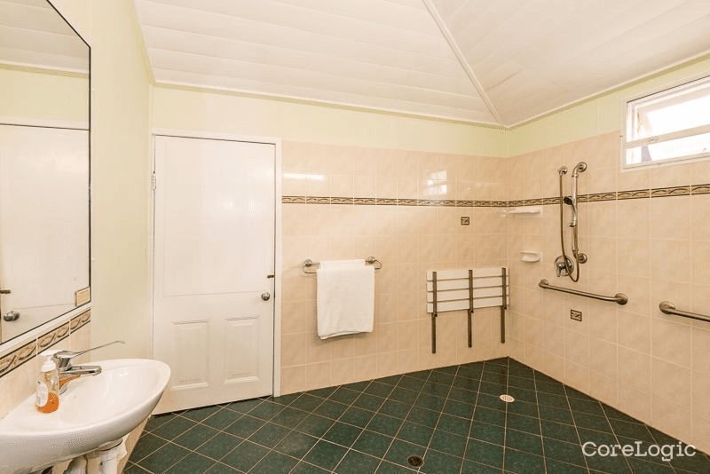 15 Yarroon Street, GLADSTONE CENTRAL, QLD 4680