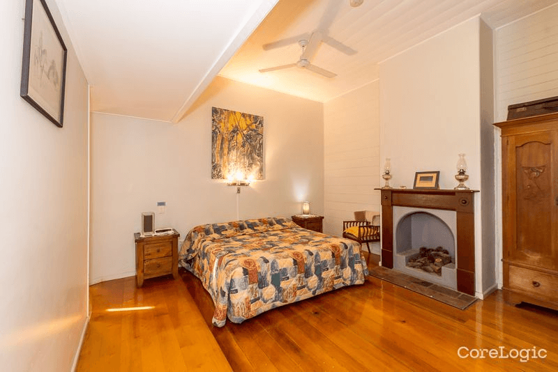 15 Yarroon Street, GLADSTONE CENTRAL, QLD 4680