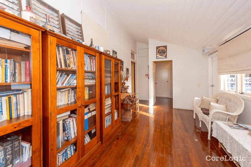 15 Yarroon Street, GLADSTONE CENTRAL, QLD 4680