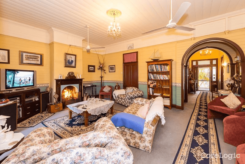 15 Yarroon Street, GLADSTONE CENTRAL, QLD 4680