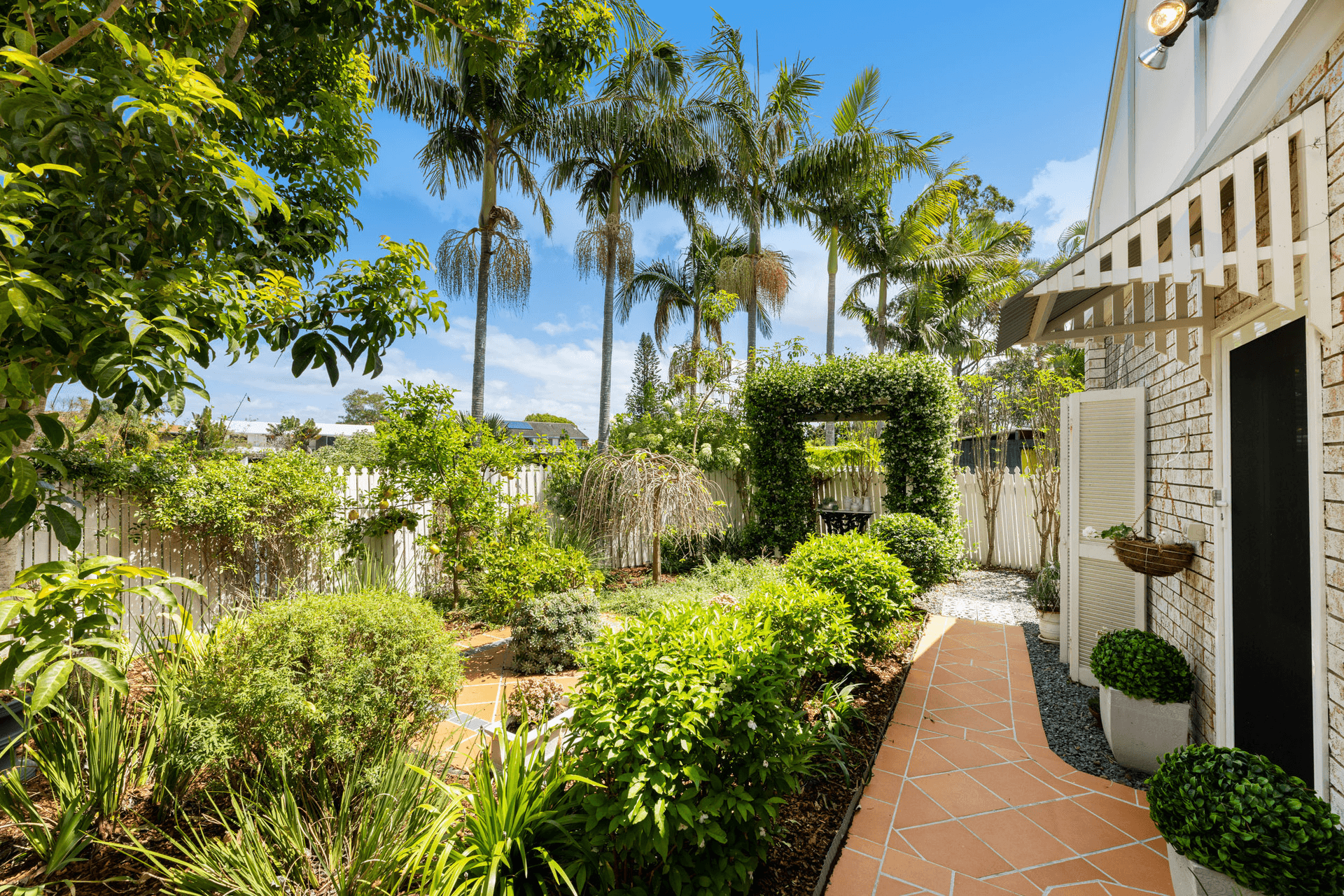 22 Penguin Parade, Burleigh Waters, QLD 4220