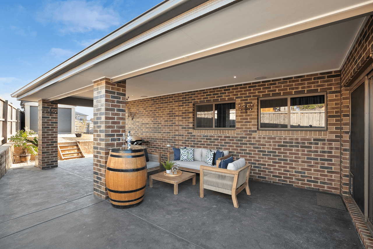 18 Pink Hill Boulevard, Beaconsfield, VIC 3807
