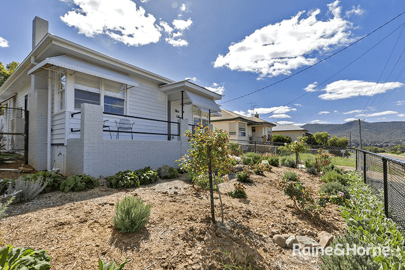 11 George Street, TAMWORTH, NSW 2340