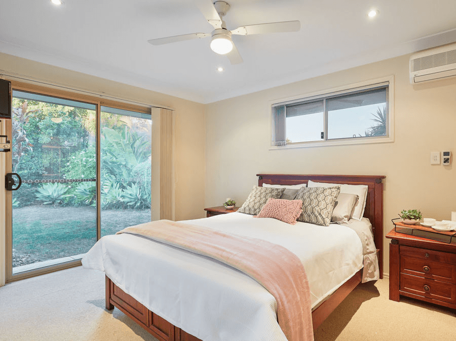 17 Sharscay Close, BURLEIGH HEADS, QLD 4220