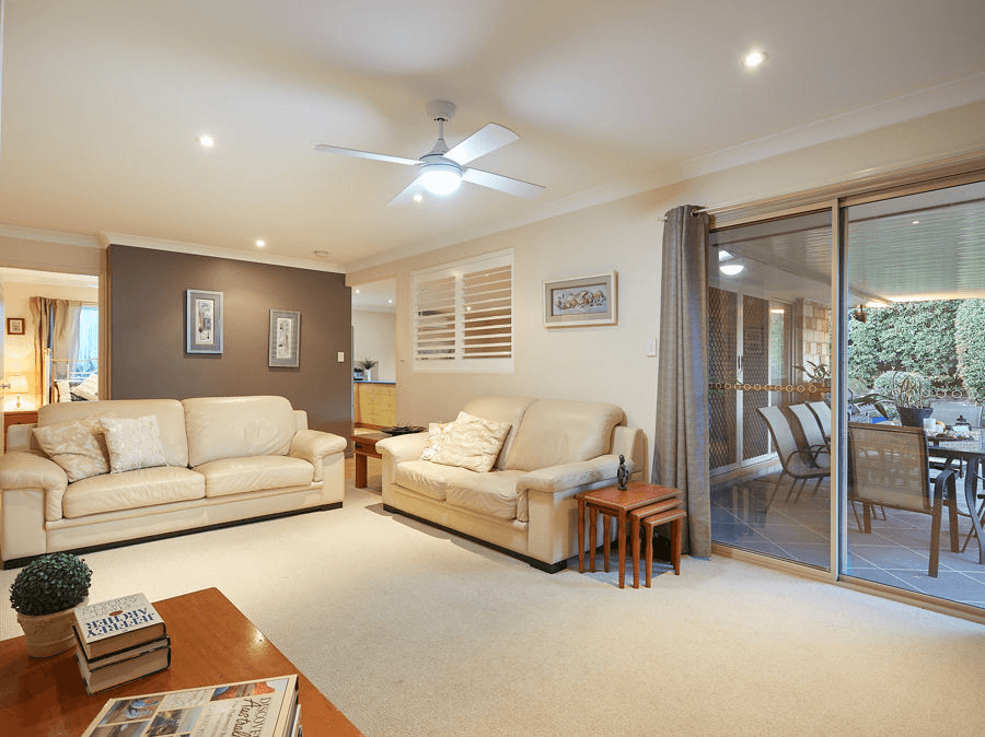 17 Sharscay Close, BURLEIGH HEADS, QLD 4220