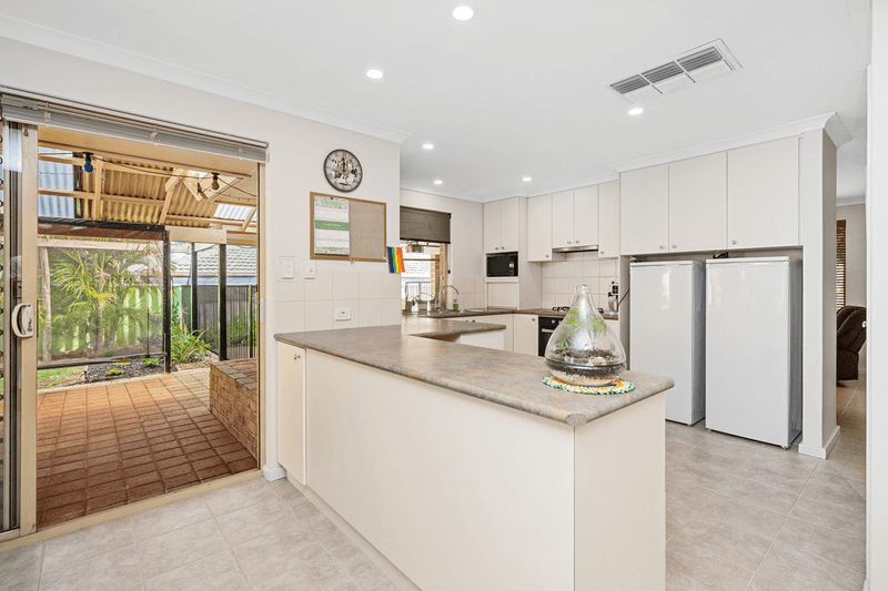 6 Cheney Court, Swan View, WA 6056