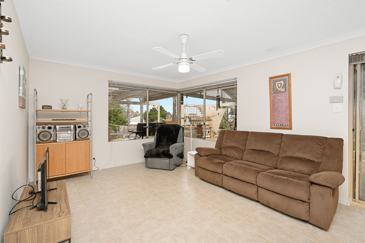 6 Cheney Court, Swan View, WA 6056