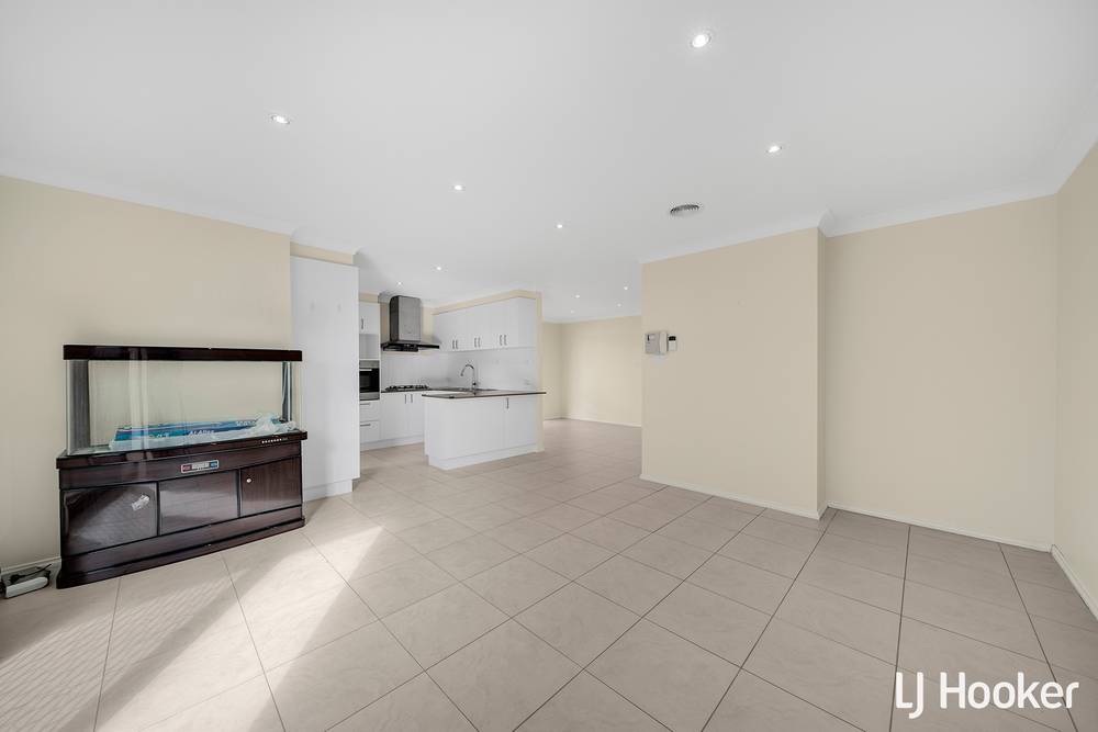 32 Glow Worm Grove, HARRISON, ACT 2914
