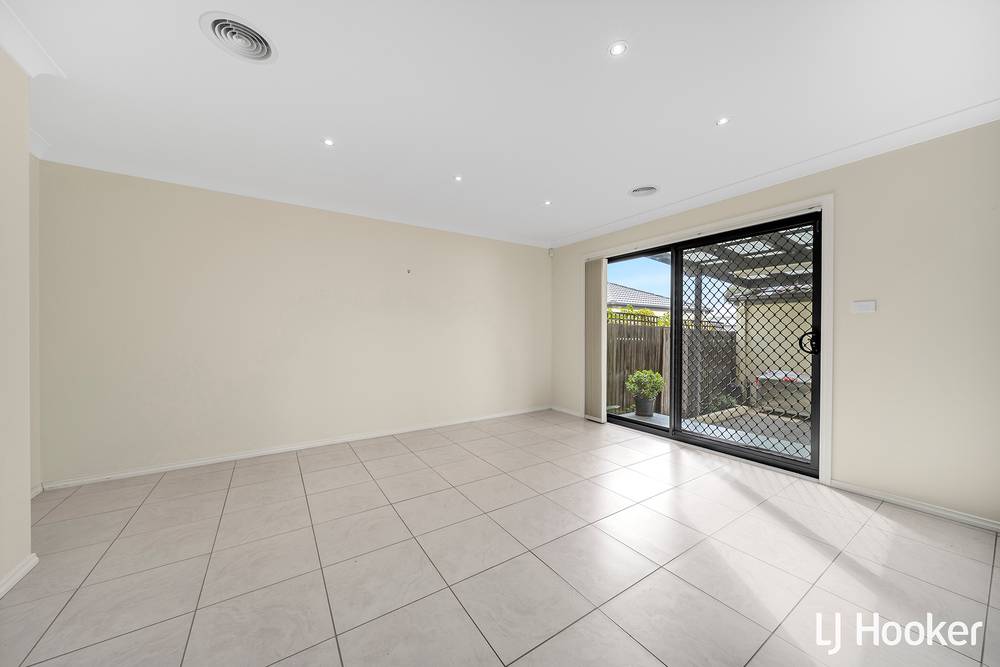 32 Glow Worm Grove, HARRISON, ACT 2914
