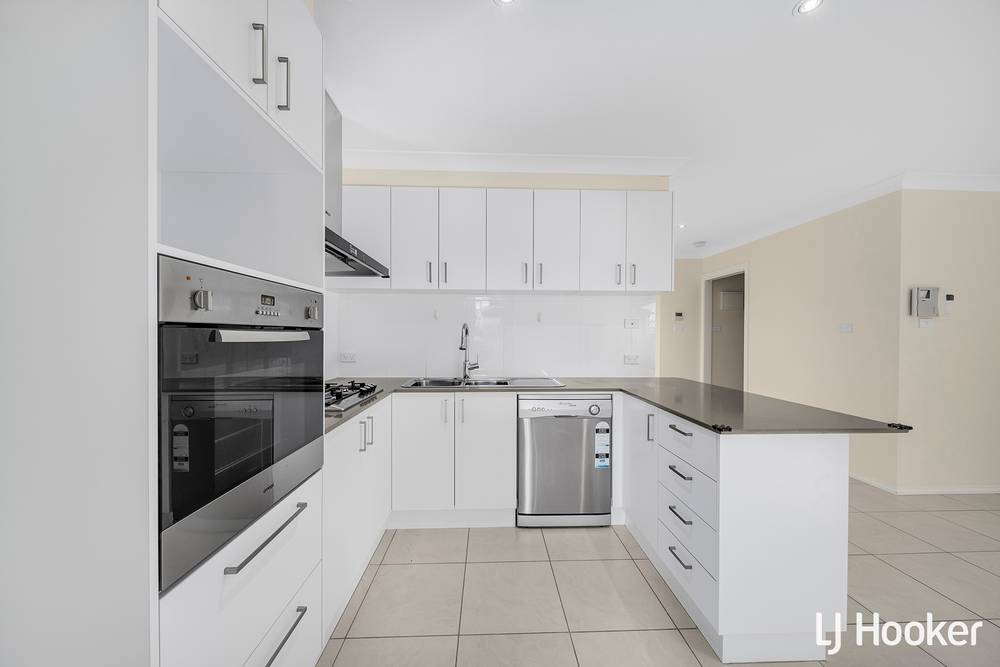 32 Glow Worm Grove, HARRISON, ACT 2914