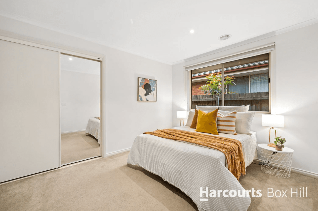 1/4 Leo Close, Wantirna South, VIC 3152