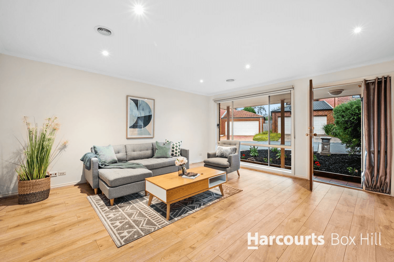 1/4 Leo Close, Wantirna South, VIC 3152