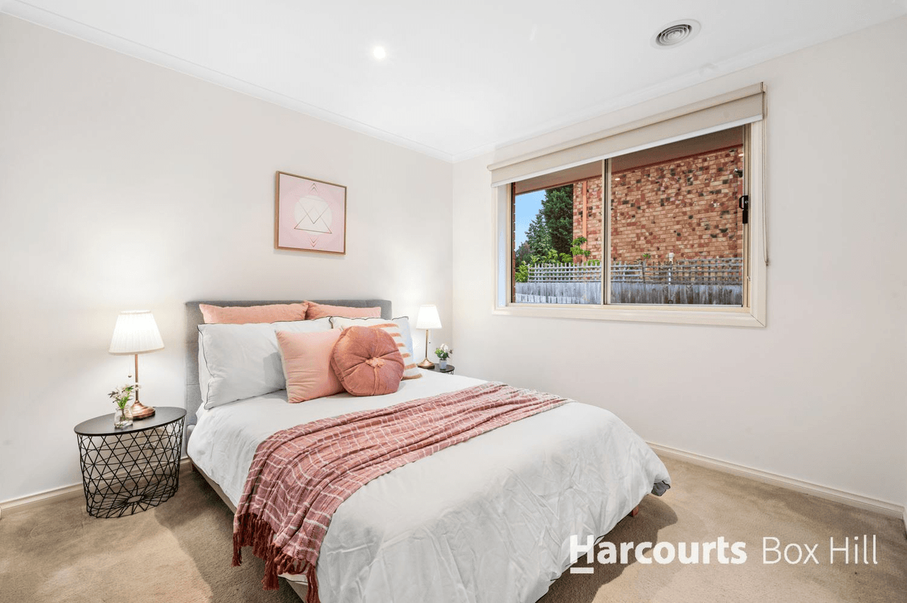 1/4 Leo Close, Wantirna South, VIC 3152