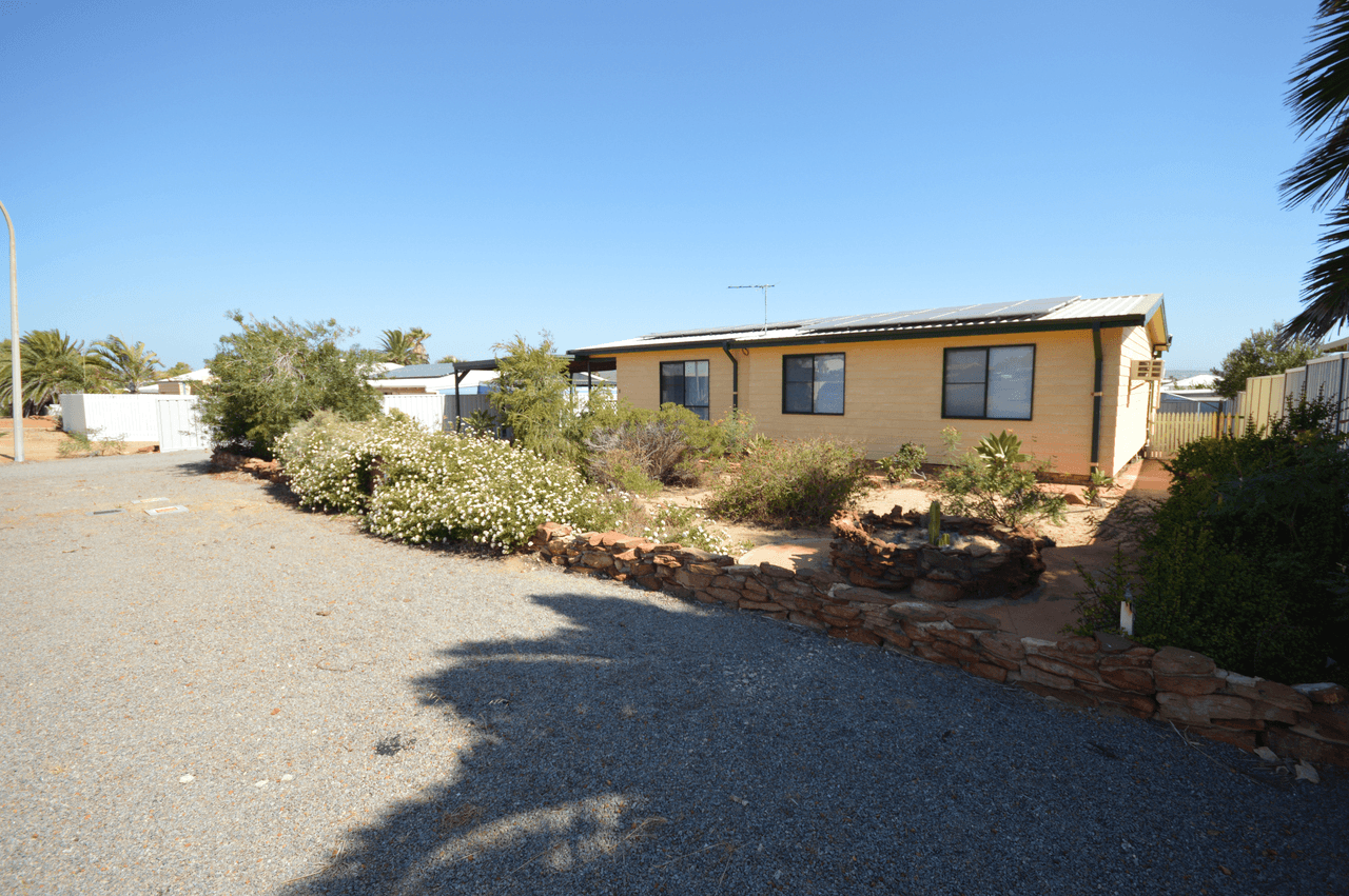 8 Gantheaume Crescent, KALBARRI, WA 6536