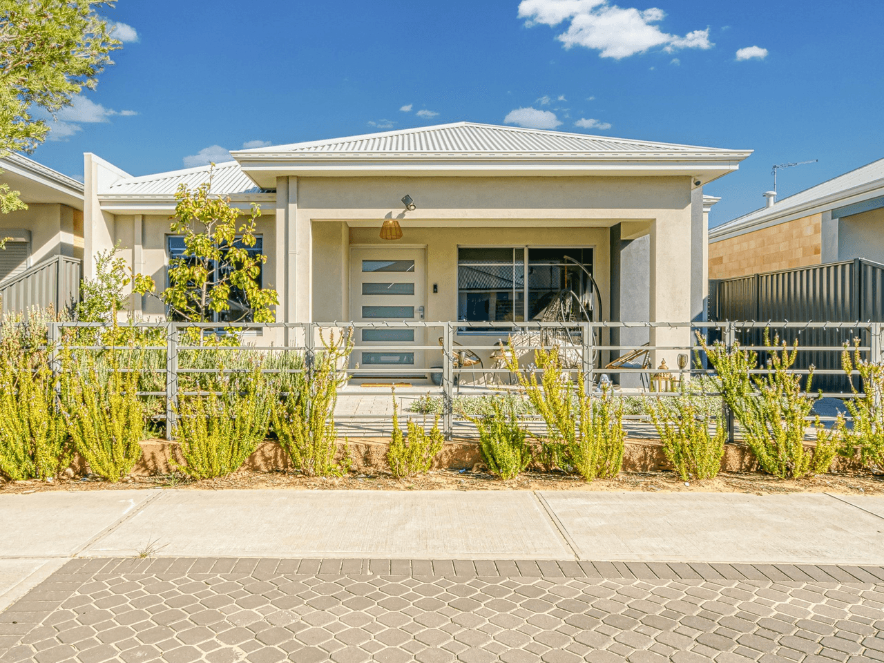 30 Yewers Drive, CHAMPION LAKES, WA 6111