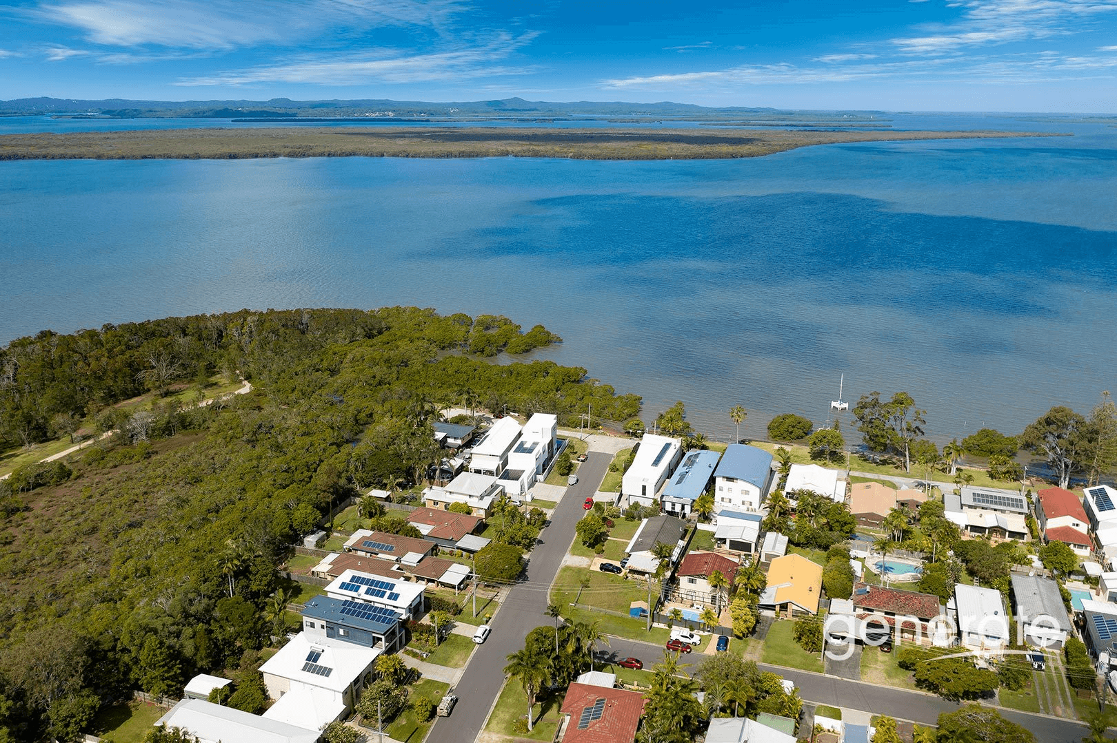 15 Junee Street, Redland Bay, QLD 4165