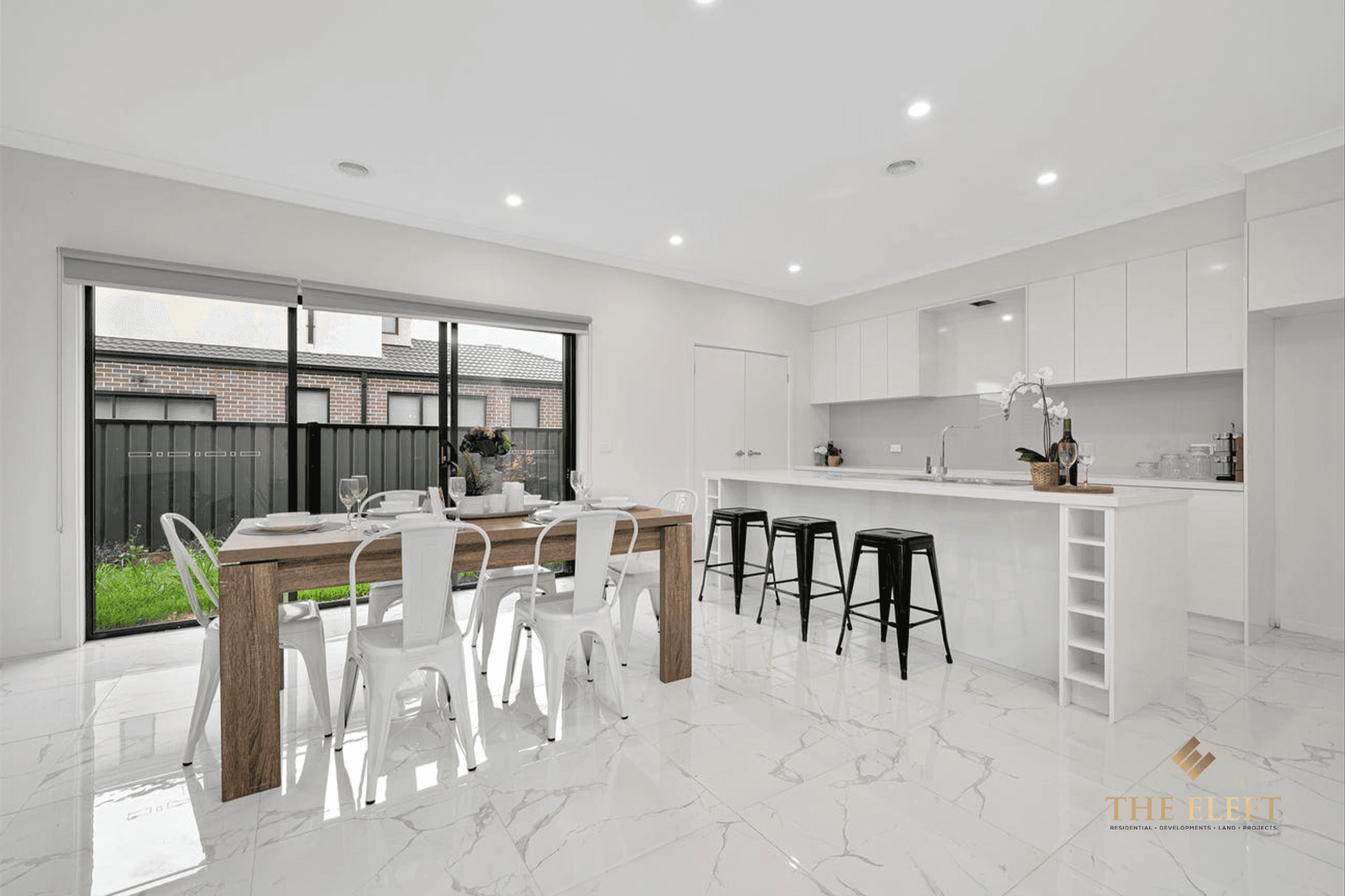 2/102 WOOTTEN ROAD, TARNEIT, VIC 3029