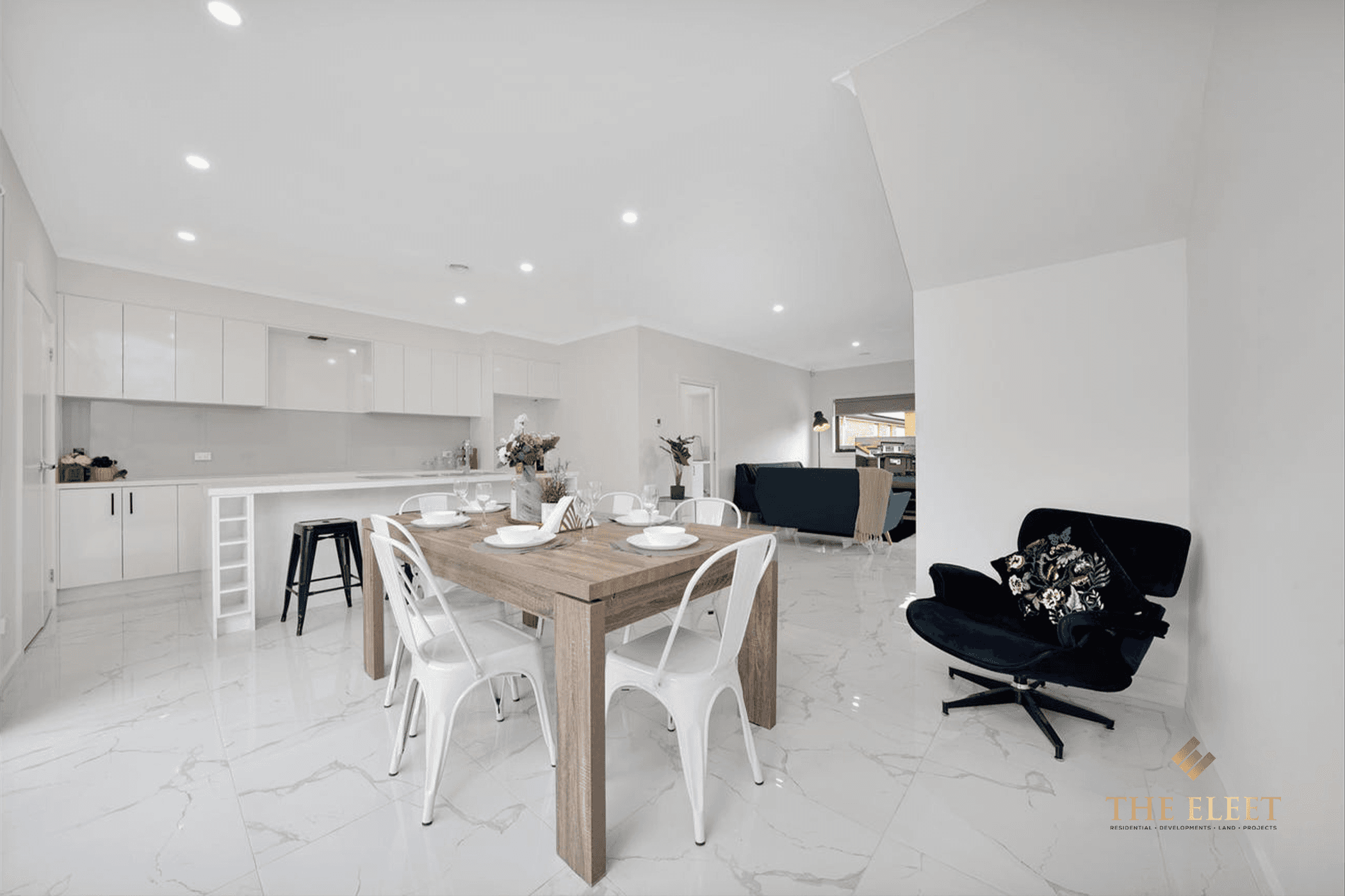 2/102 WOOTTEN ROAD, TARNEIT, VIC 3029