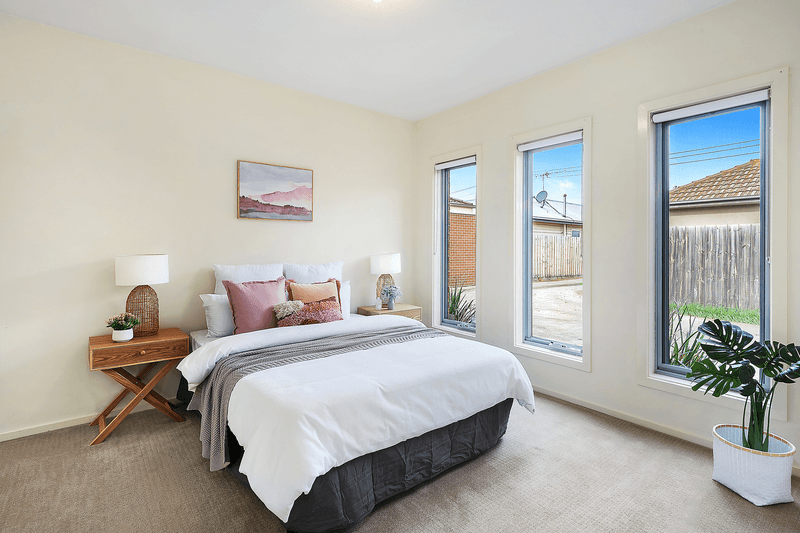 2/7 Lancaster Avenue, Newcomb, VIC 3219