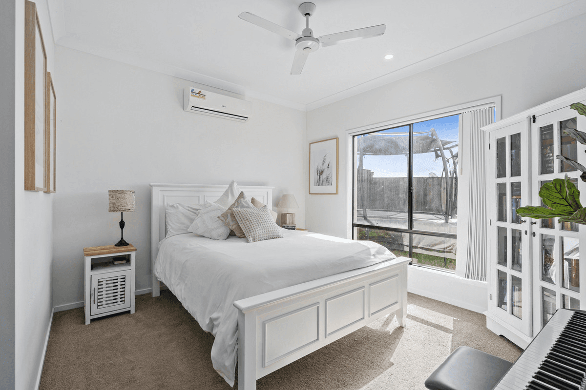 73 Hill Drive, PIMPAMA, QLD 4209