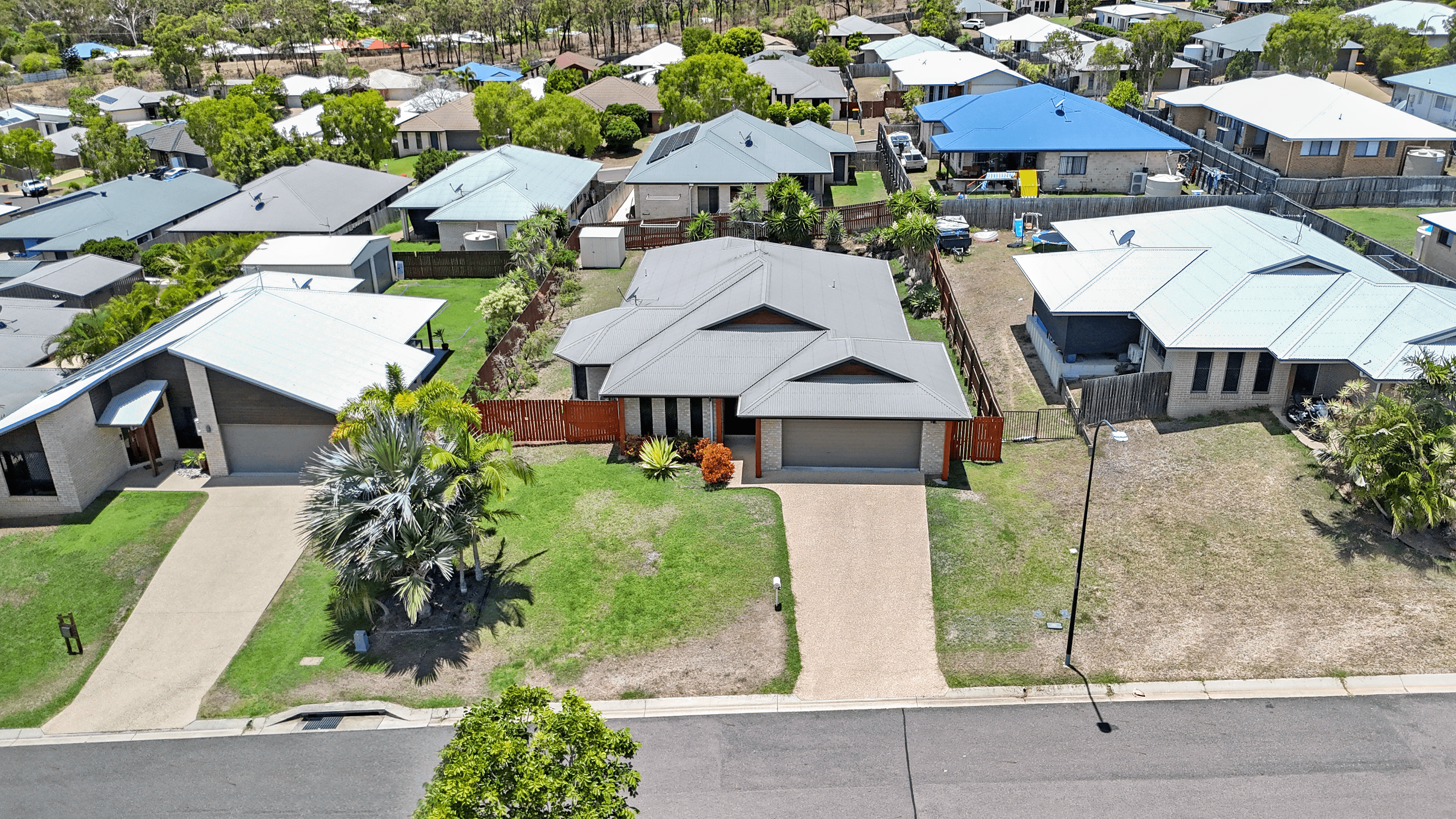 19 Bottlebrush Drive, KIRKWOOD, QLD 4680