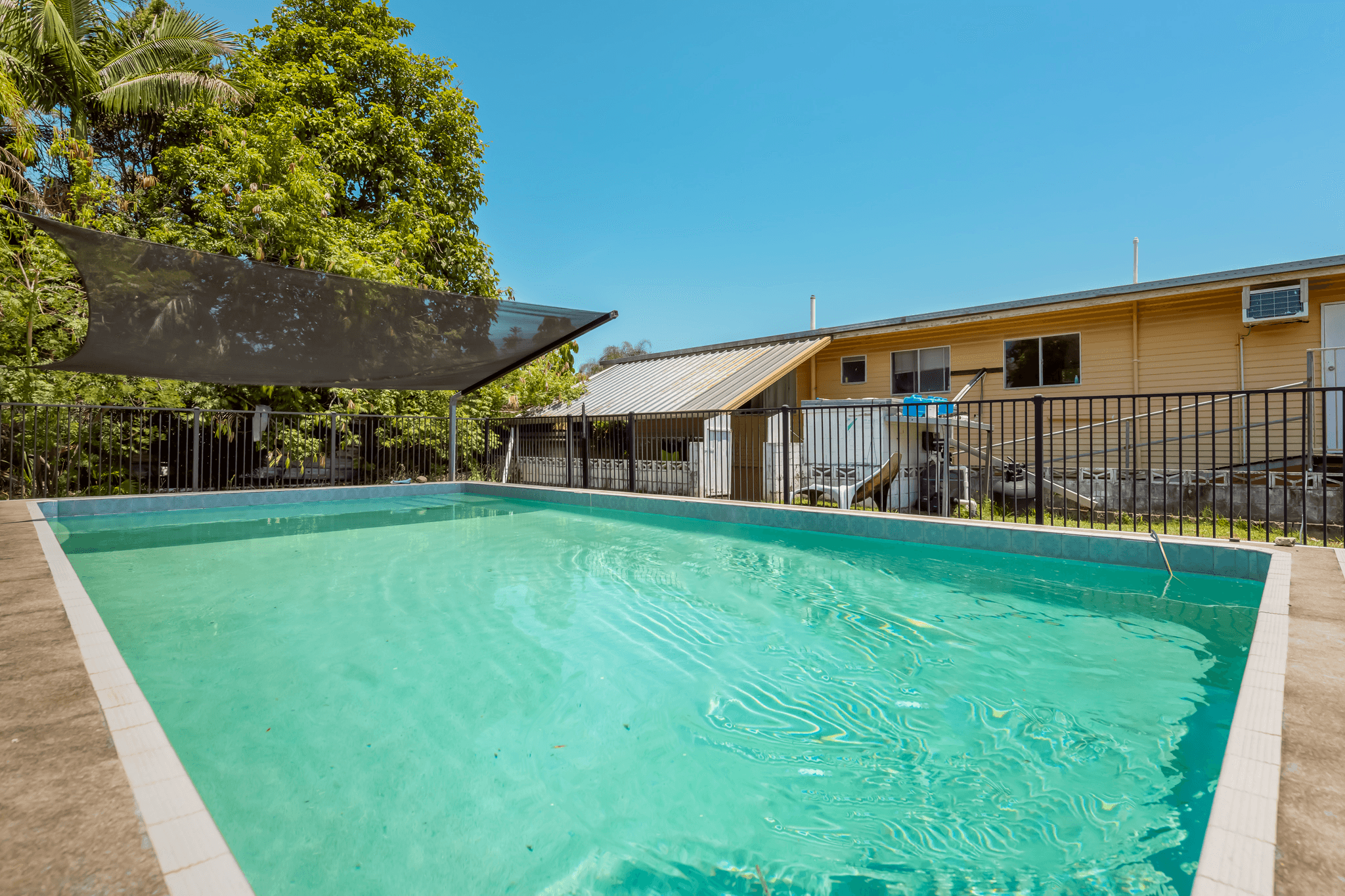 17 Rodlan Parade, LABRADOR, QLD 4215