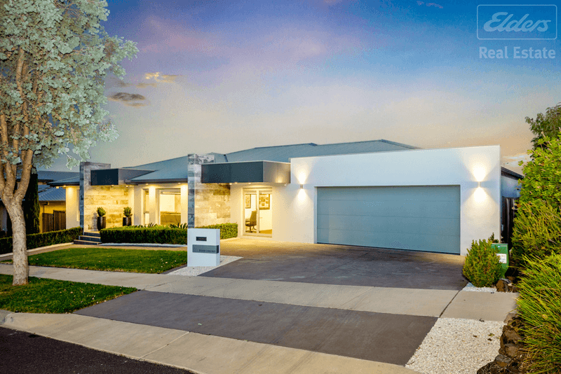 8 Blair Crescent, GOOGONG, NSW 2620