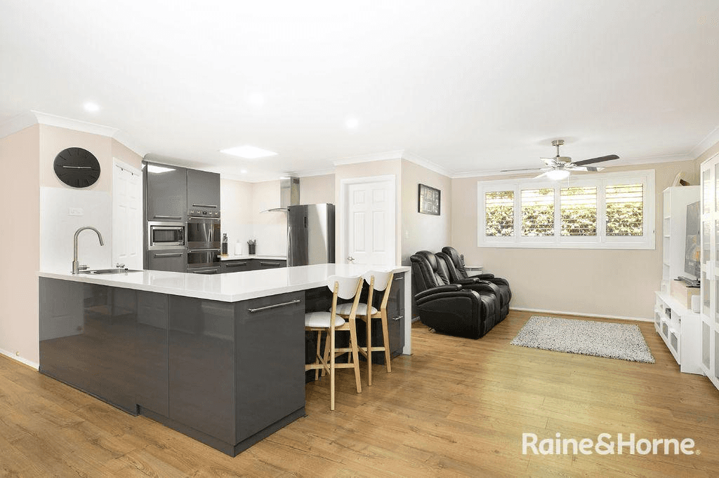 10 Victor Crescent, MOSS VALE, NSW 2577