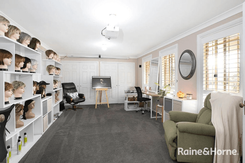 10 Victor Crescent, MOSS VALE, NSW 2577