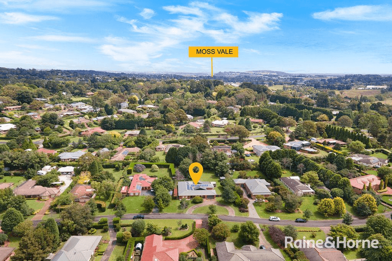 10 Victor Crescent, MOSS VALE, NSW 2577