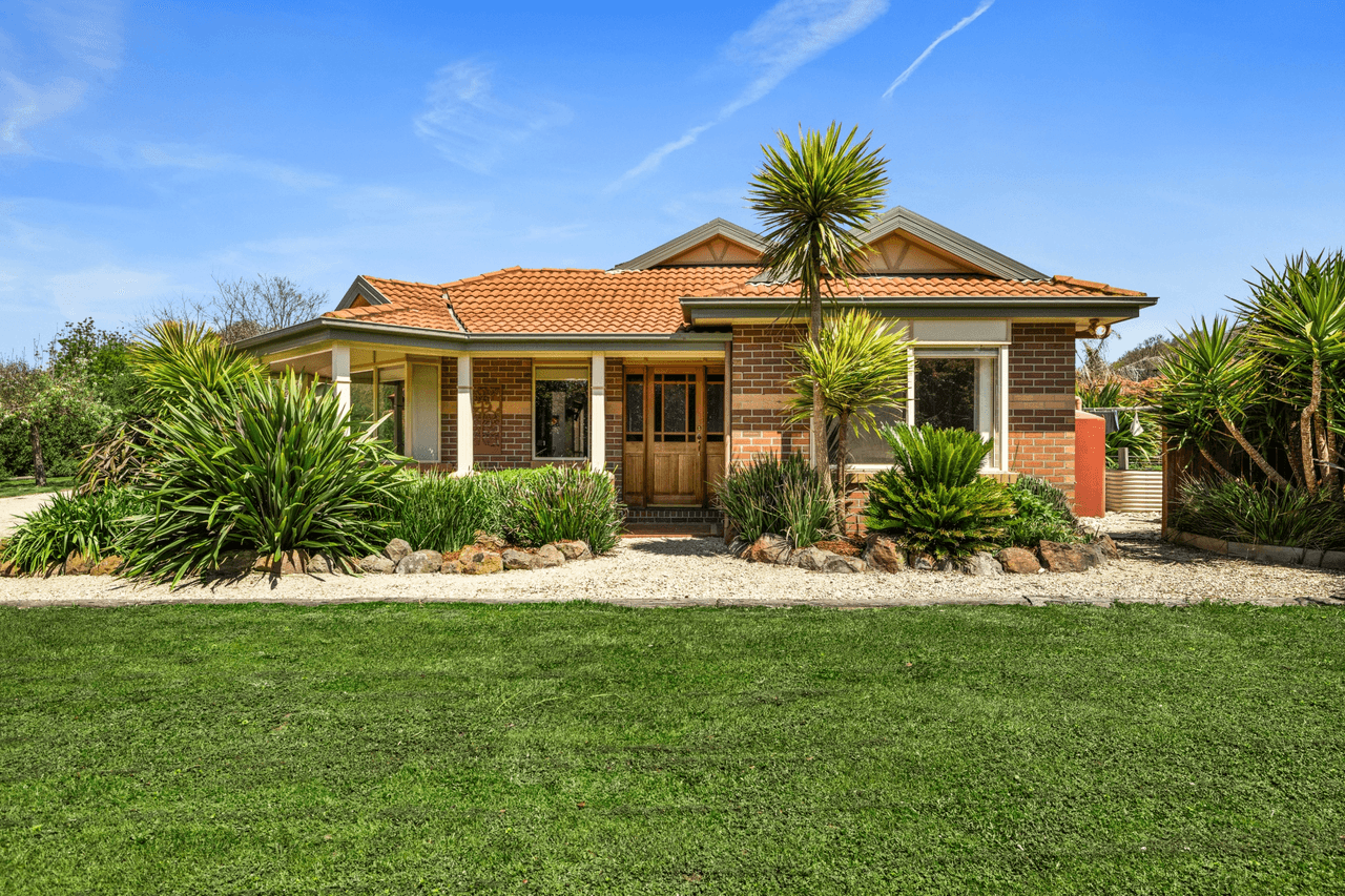 27 Noel, LANCEFIELD, VIC 3435