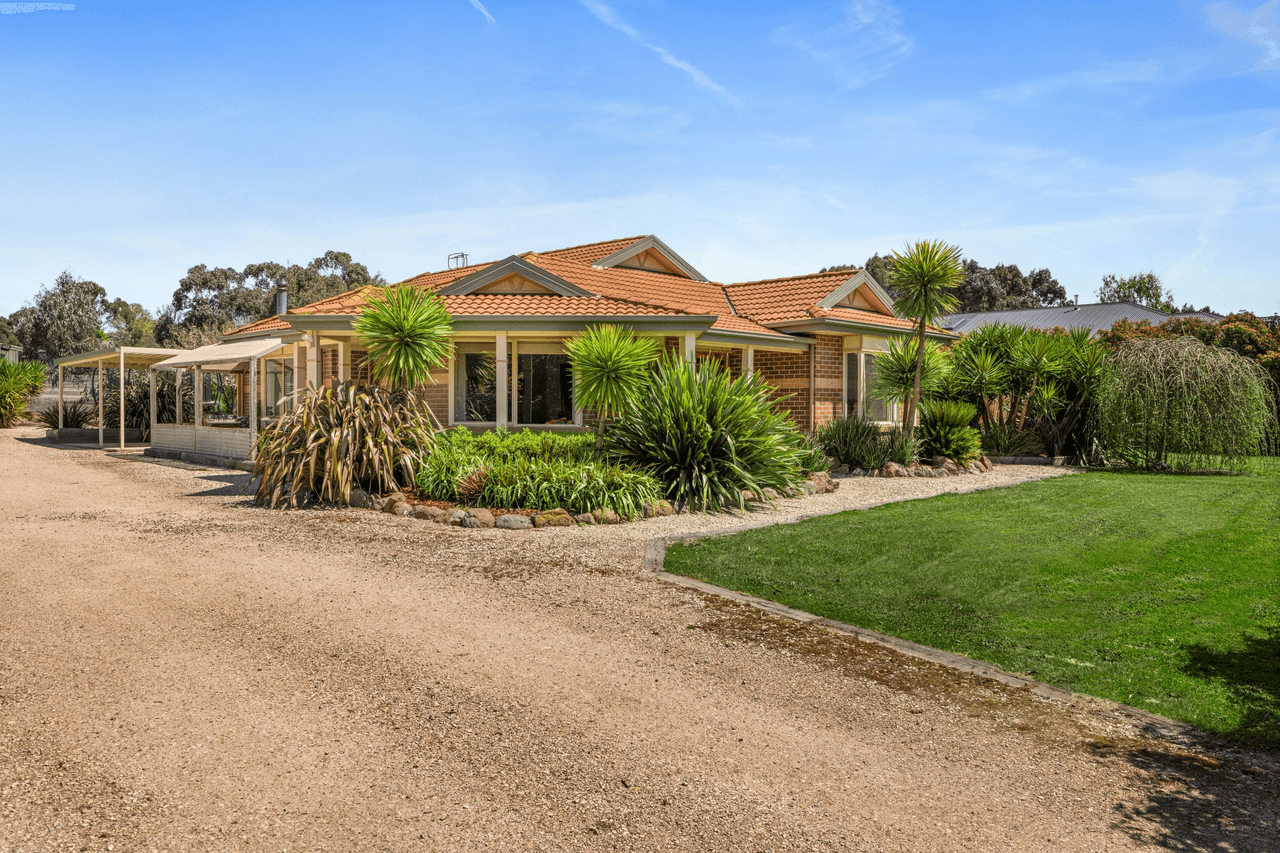 27 Noel, LANCEFIELD, VIC 3435