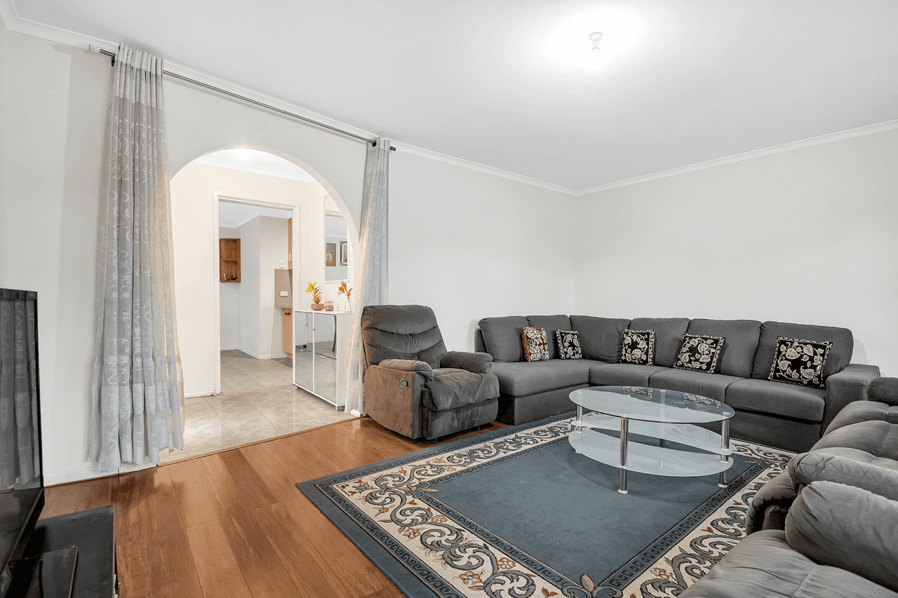 63 Gillingham Crescent, Craigieburn, VIC 3064