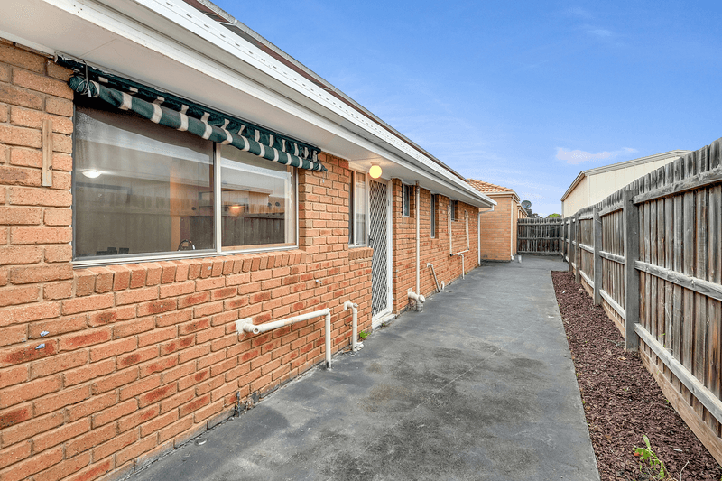 63 Gillingham Crescent, Craigieburn, VIC 3064