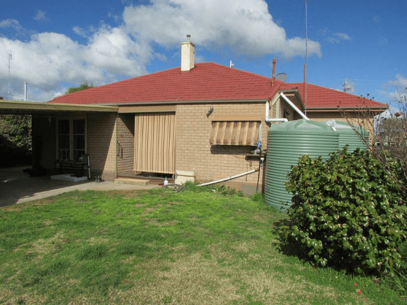 26 WOOD STREET, WARRACKNABEAL, VIC 3393