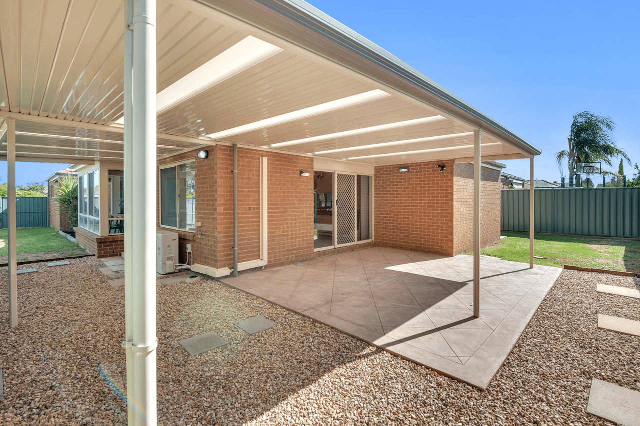 35 Chelsworth Loop, Craigieburn, VIC 3064